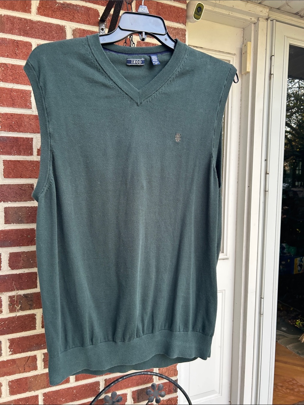 Izod Men's V-Neck Sweater Vest in Forest Green XLT